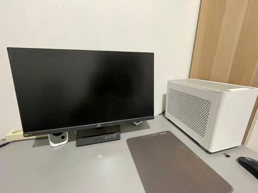 PC MINI ITX + MONITOR ASUS