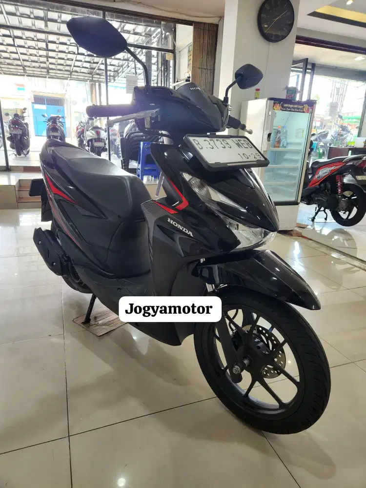(B) honda new beat fi tahun 2024