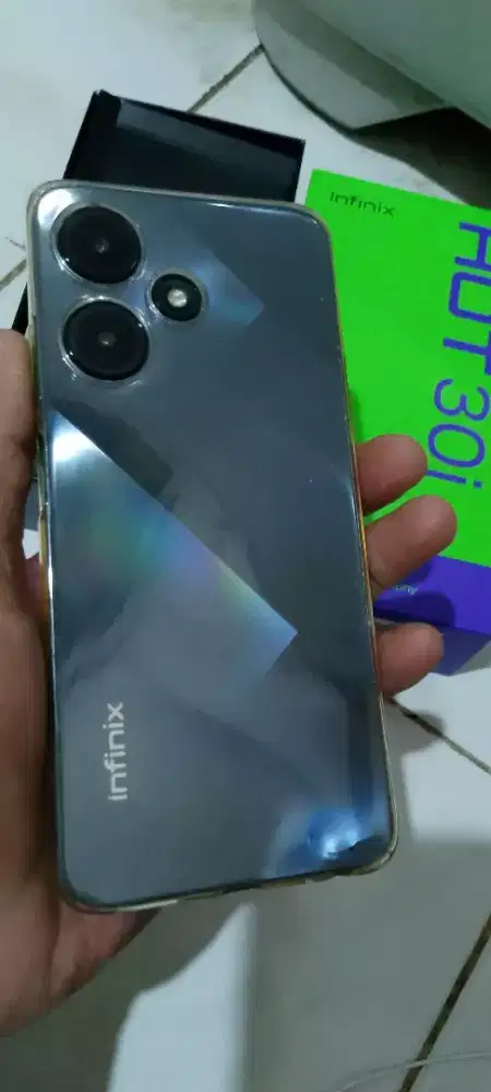 Jual hape infinix hot30i RAM8/128 normal jaya minus lcd retak