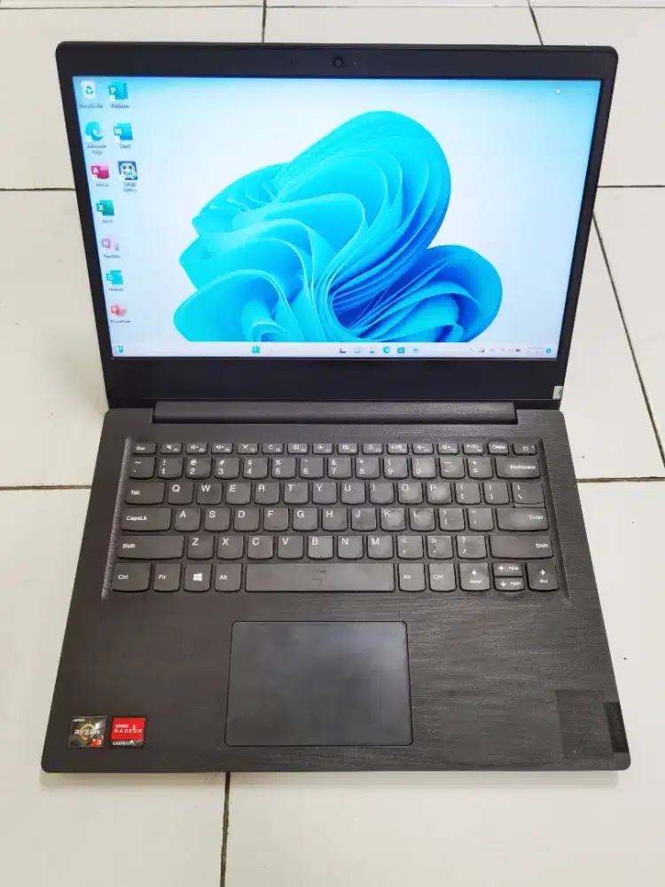Laptop Lenovo V14-Core i3-Ram 8G-Nvme 1Tb