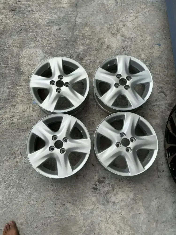 Velg yaris vios ring 15 pcd 4x100 original