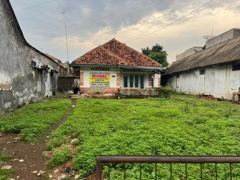 dijual rumah tua,,di pusat kota