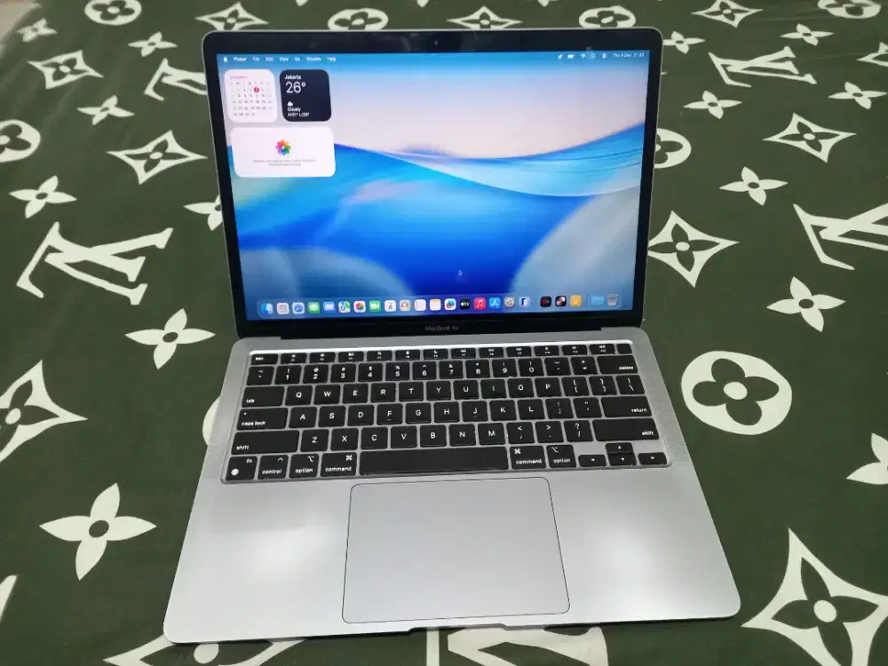 MacBook Air M1 2020 Ram 8/256Gb Ex IBox Normal