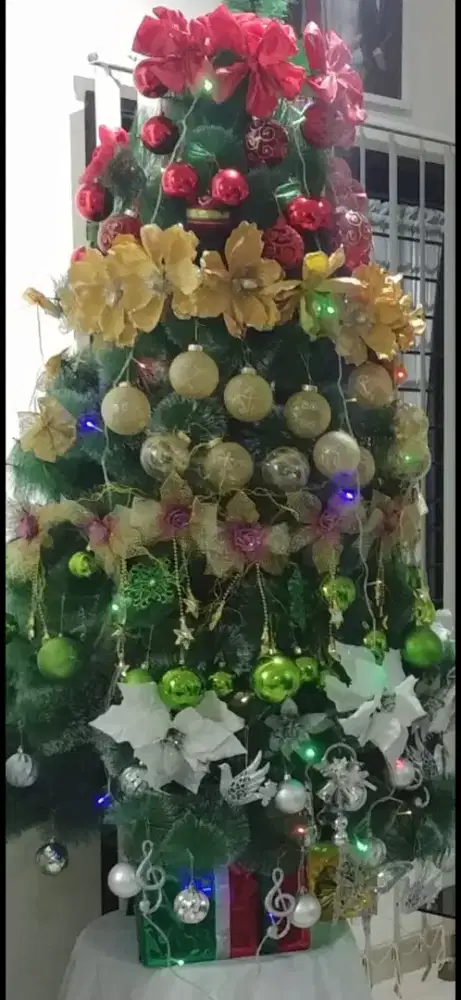 Dijual murah pohon natal,cod karawaci BU