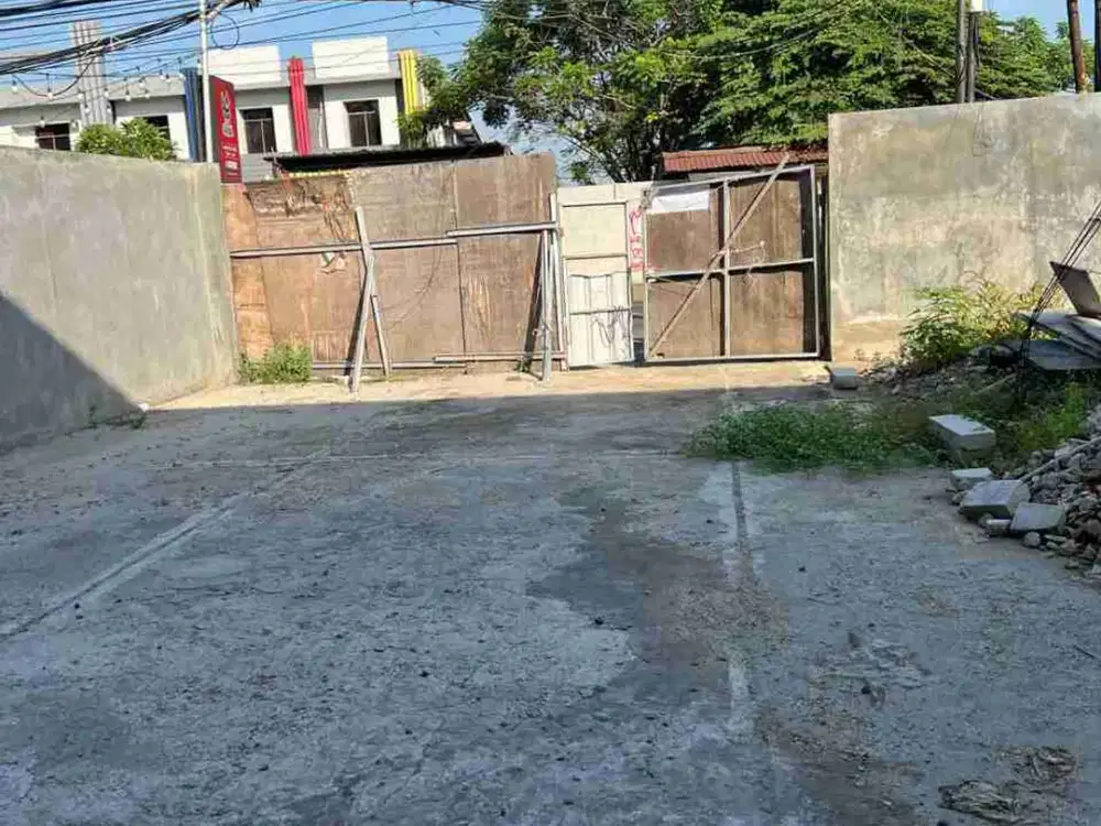 DISEWAKAN RUANG  USAHA BARU RENOVASI