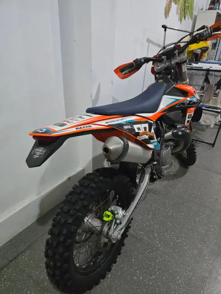 KTM Trail 300CC 2 Tak