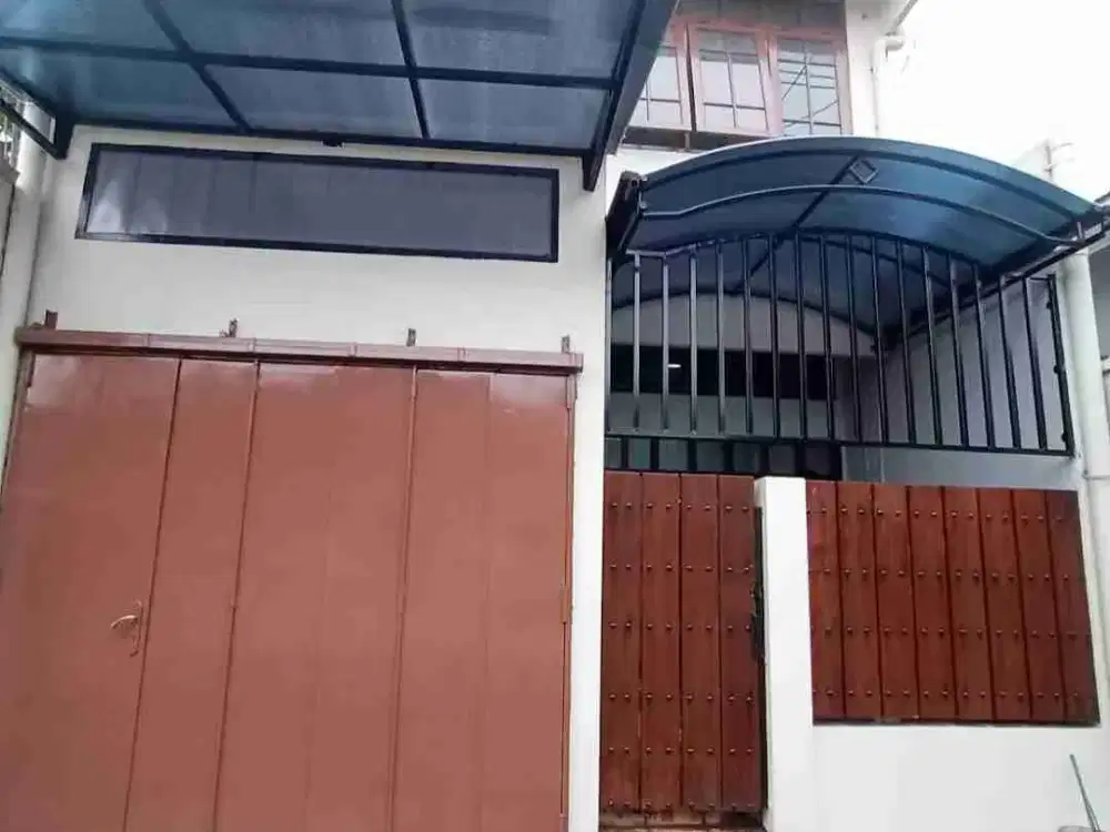 Sangat Cocok Untuk Kos Kos an,Harga Paling MURAH Butuh Laku Cepat Di Jual Tanah Dan Bangunan 2lantai Loss Plong Plong an Selangkah Dari Pasar Nusukan Banjarsari Solo Surakarta