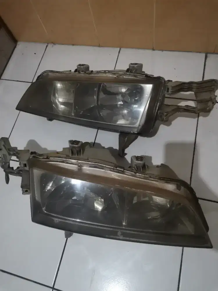 Lampu depan Honda Accord CIELO 95 orisinil stanley
