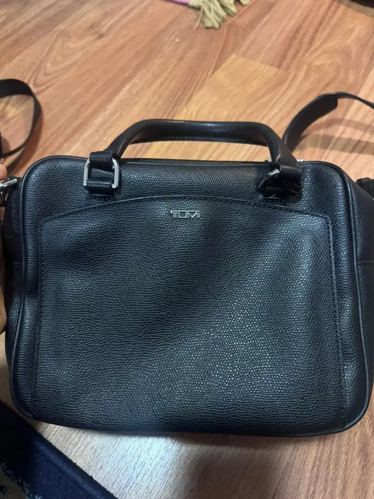 Tas tumi warna hitam prelove
