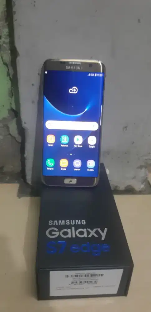 SAMSUNG galaxy S7 edge