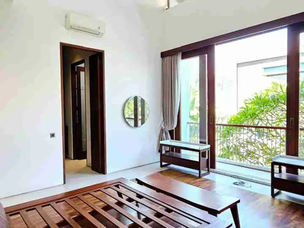 RUMAH MEWAH ALA BALI SEMI FURNISH ADA KOLAM RENANG DIPAKUWON CITY