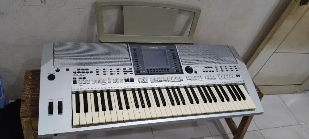 Keyboard yamaha psr s700
