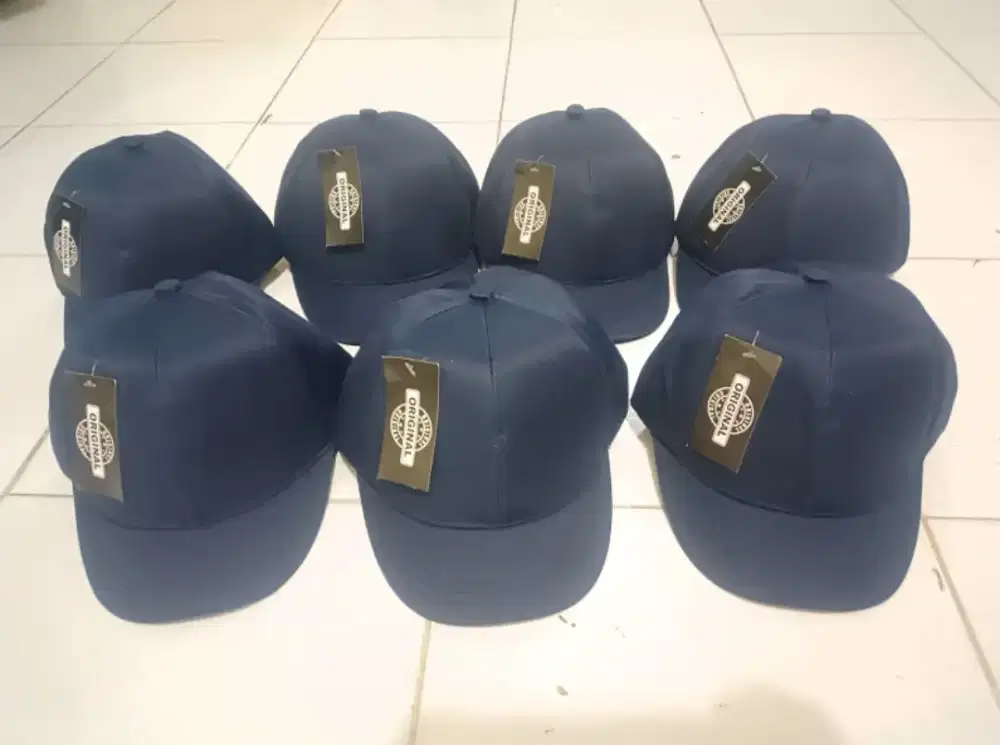 Topi Cowok Pet Pendek