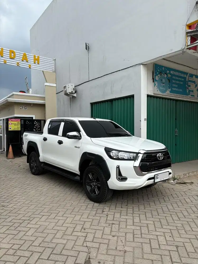 Toyota Hilux Double Cabin G Manual 4x4 2023
