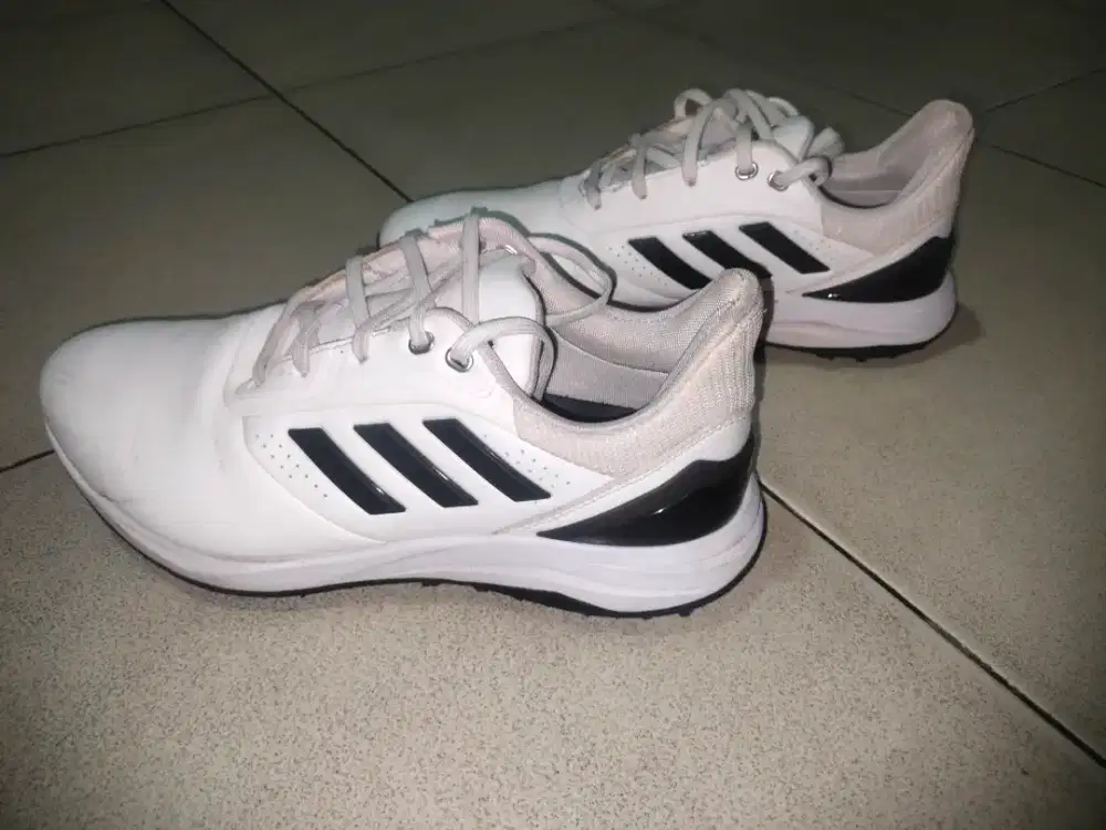 Sepatu golf Adidas masih bagus no 43