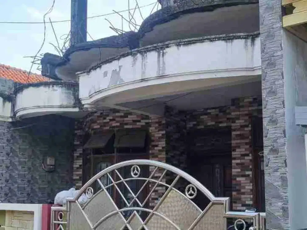 dijual rumah lelang di desa wadeng Sidayu Gresik