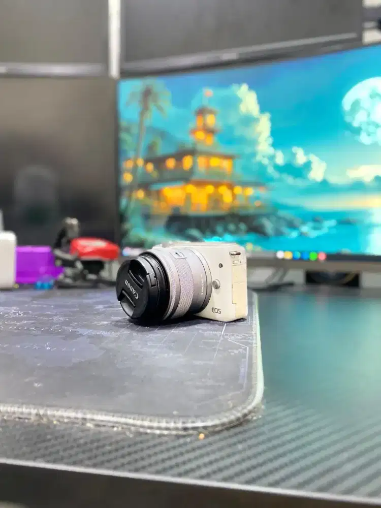 Mirrorless Canon eos M10