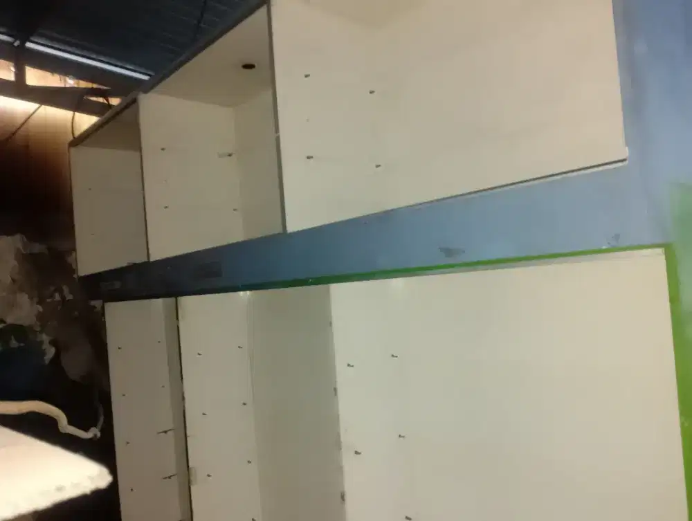 Jual etalse/lemari+ kaca nya borongin aja bekas apotik