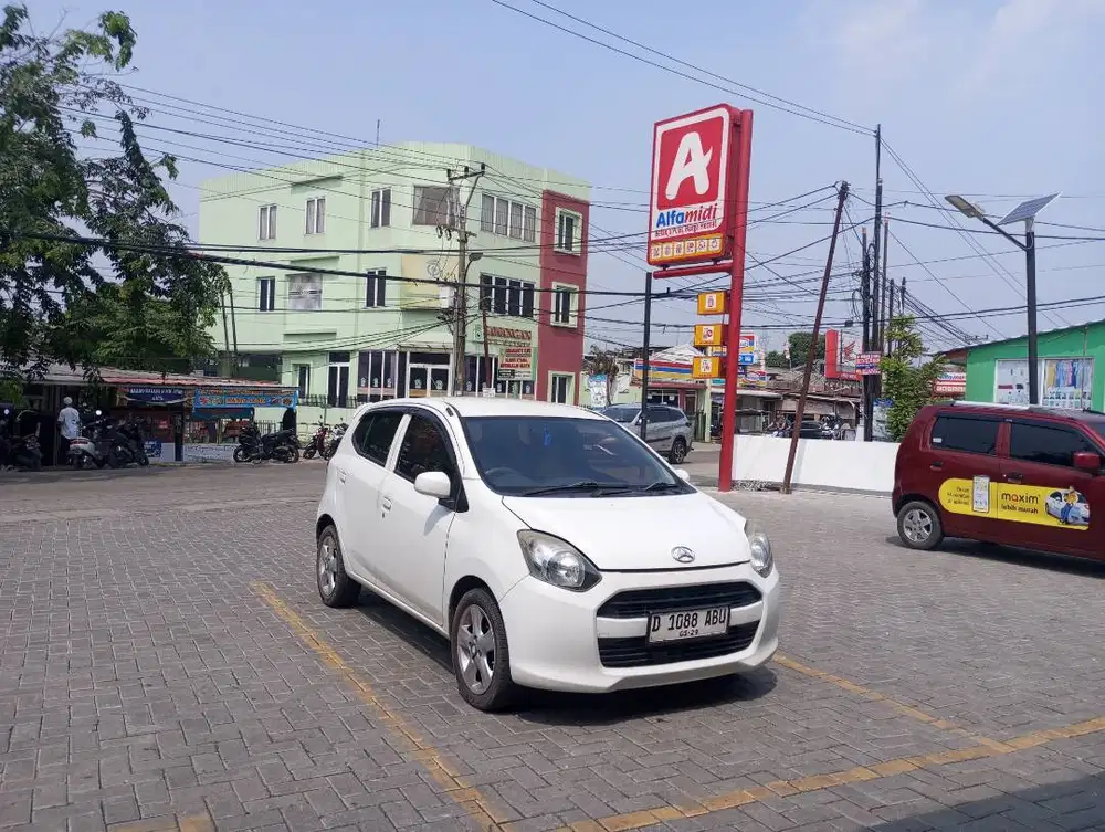 Daihatsu ayla type M 2014