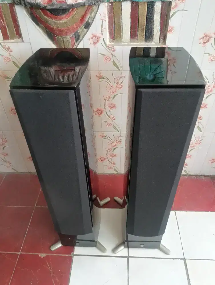 Speaker floorstand YAMAHA NS-555