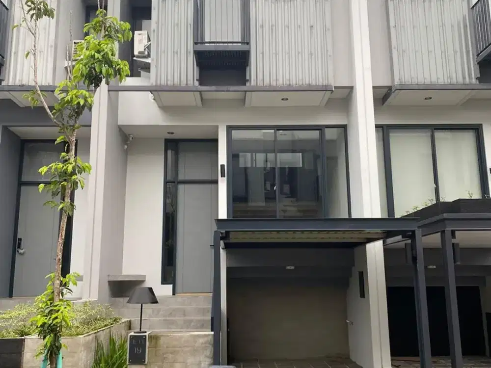 Rumah Terawat 15 Menit ke Gerbang Tol BSD Barat 1 Siap Huni J-35552