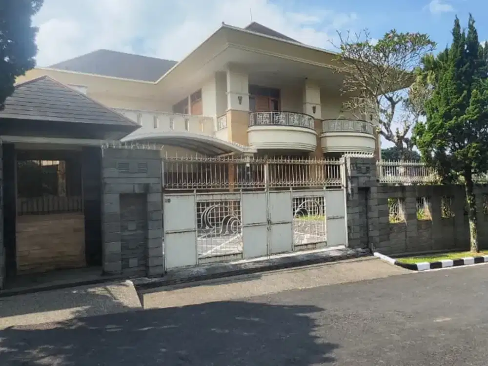 Rumah Mewah, Besar & Murah Harga dibawah NJOP di Budi Indah, Setiabudhi Bandung