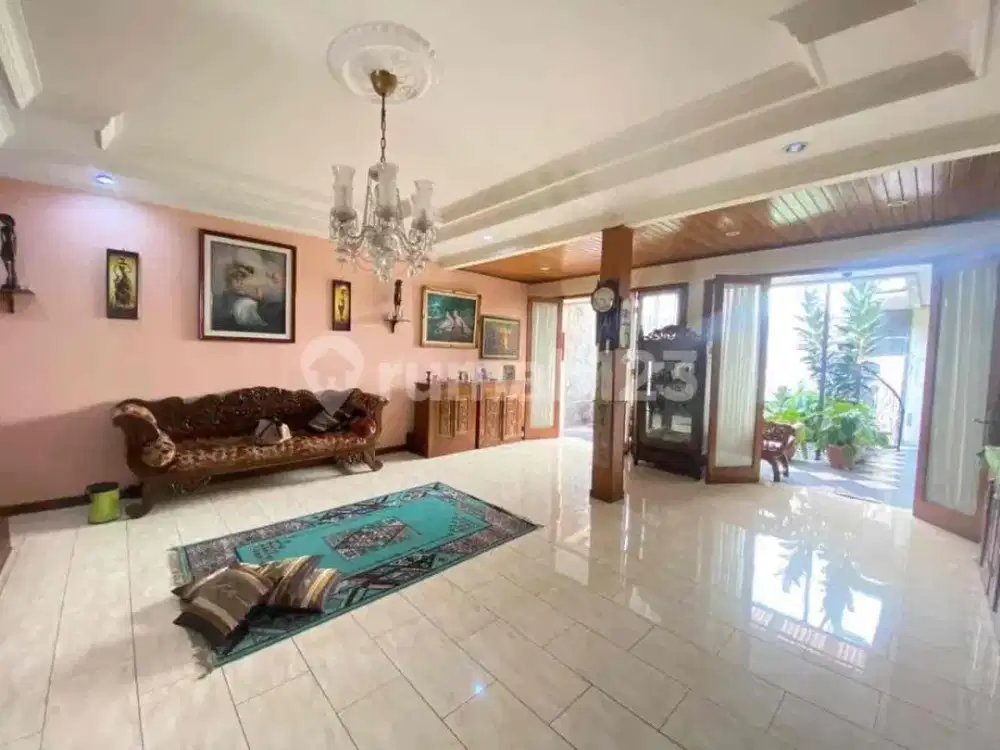 *Rumah Strategis  Area Dago Komplek Elite Dekat ITB,Siap Huni*