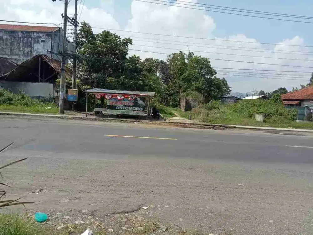Dijual dan disewakan tanah komersial di tepi jalan raya Yos Sudarso Gombong Kebumen
