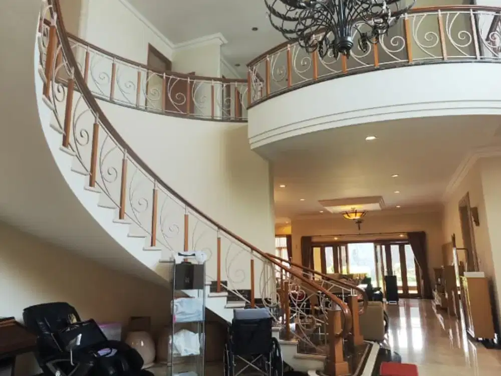 Harga di Bawah NJOP Rumah Mewah Luas di Budi Indah