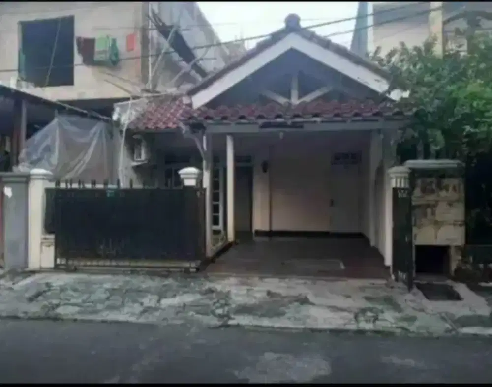 Di Jual Rumah Pondok Indah Jl. Pinang Emas VI Blok UQ No. 40 Jak-Sel