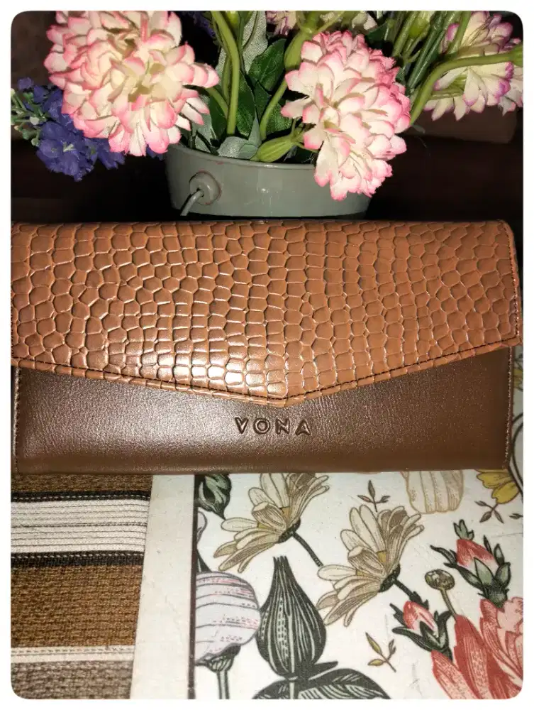Long wallet premium vona utopia motif croco kulit sintetis