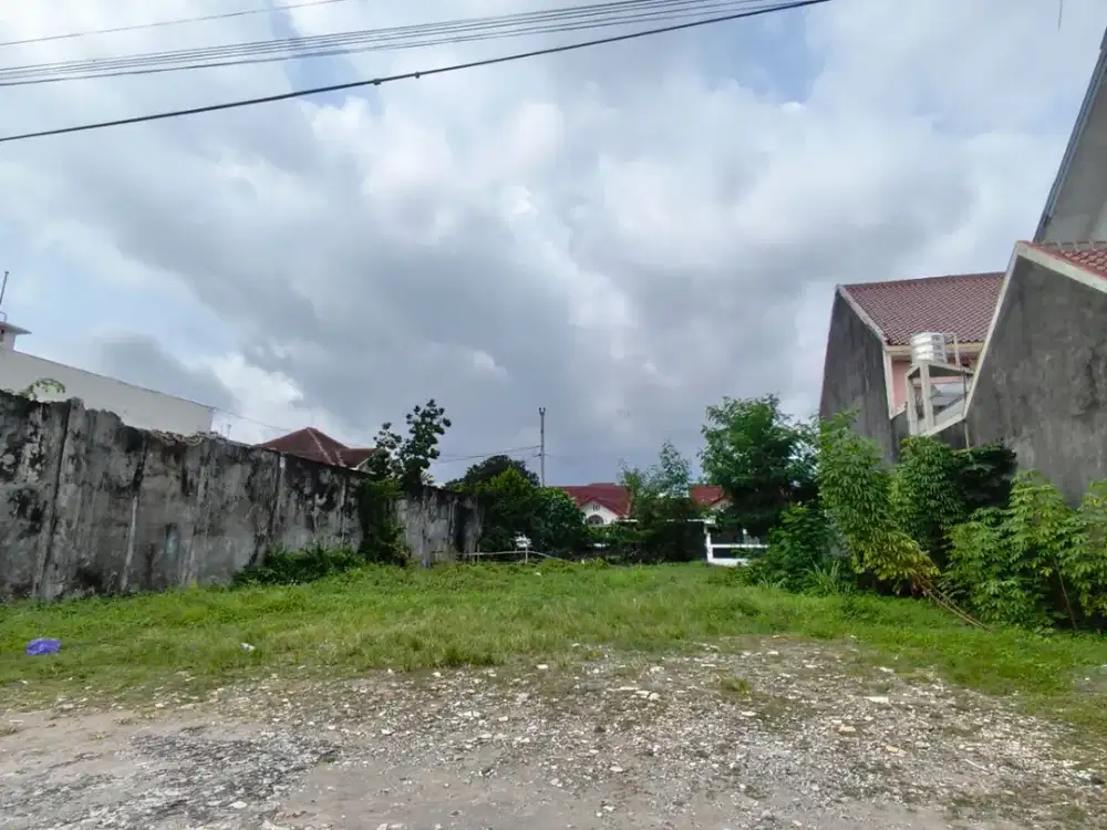 BU - Dekat Kampus UGM , Jual Tanah Pekarangan Jogja ; Akses Mobil Papasan