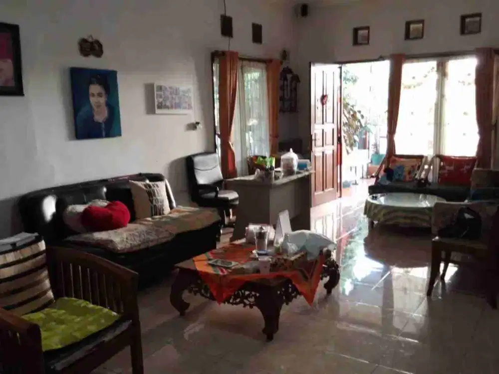 Rumah di dekat Sekolah BPK Penabur Cimahi