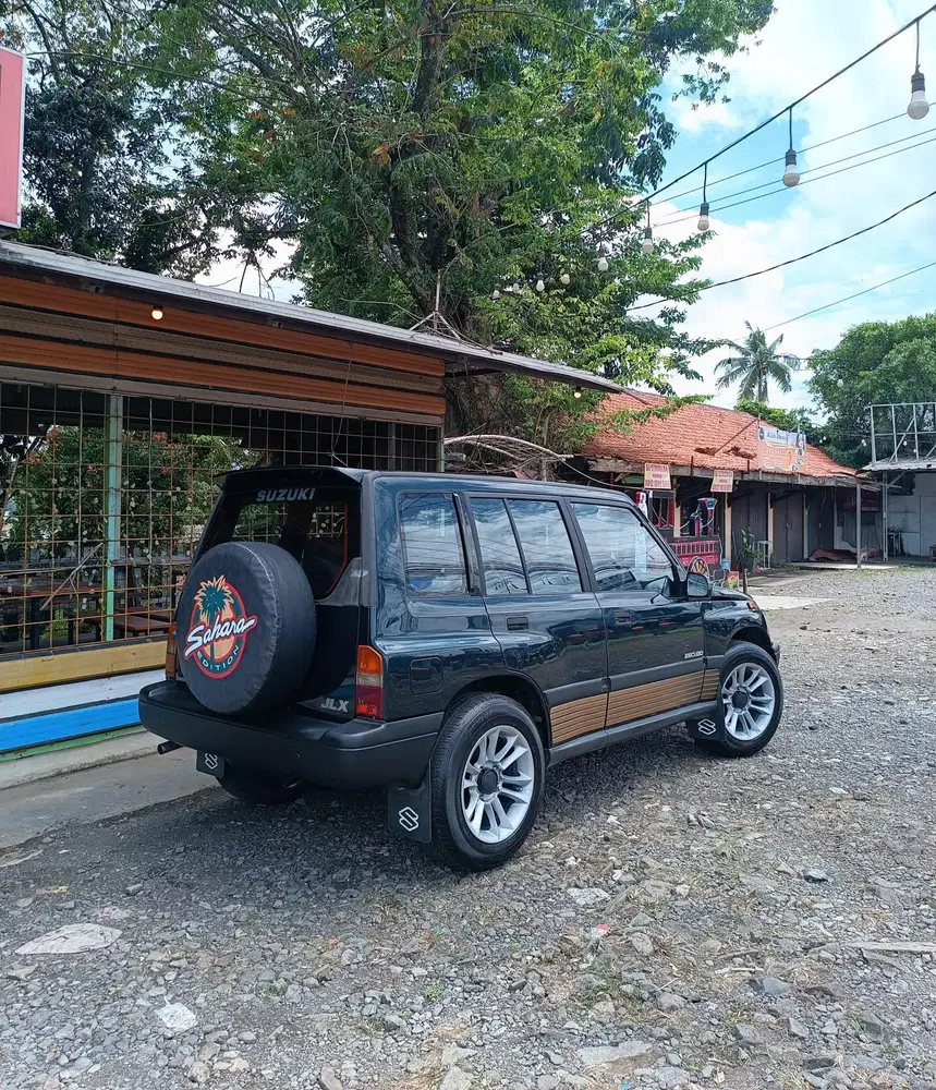 Suzuki Escudo JLX asli 2 warna ori terawat modif ganteng velg r17