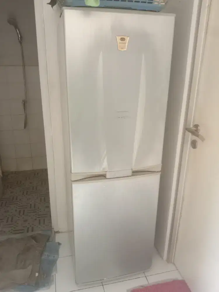 Kulkas merk Masindo BCD - 205