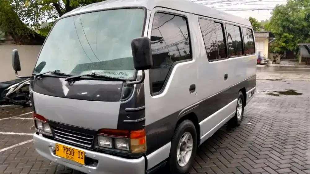 Isuzu ELF NHR 2009