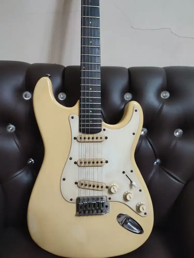 Gitar Fender Stratocaster
