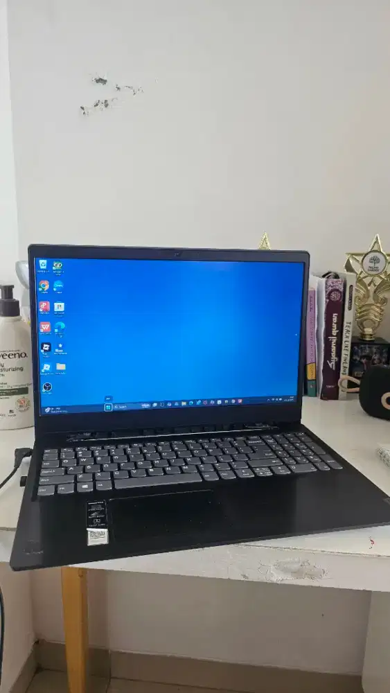 Laptop Lenovo i5 ideapad S145