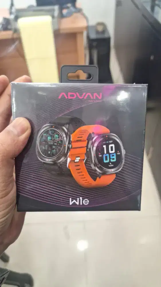 watch w1e advan