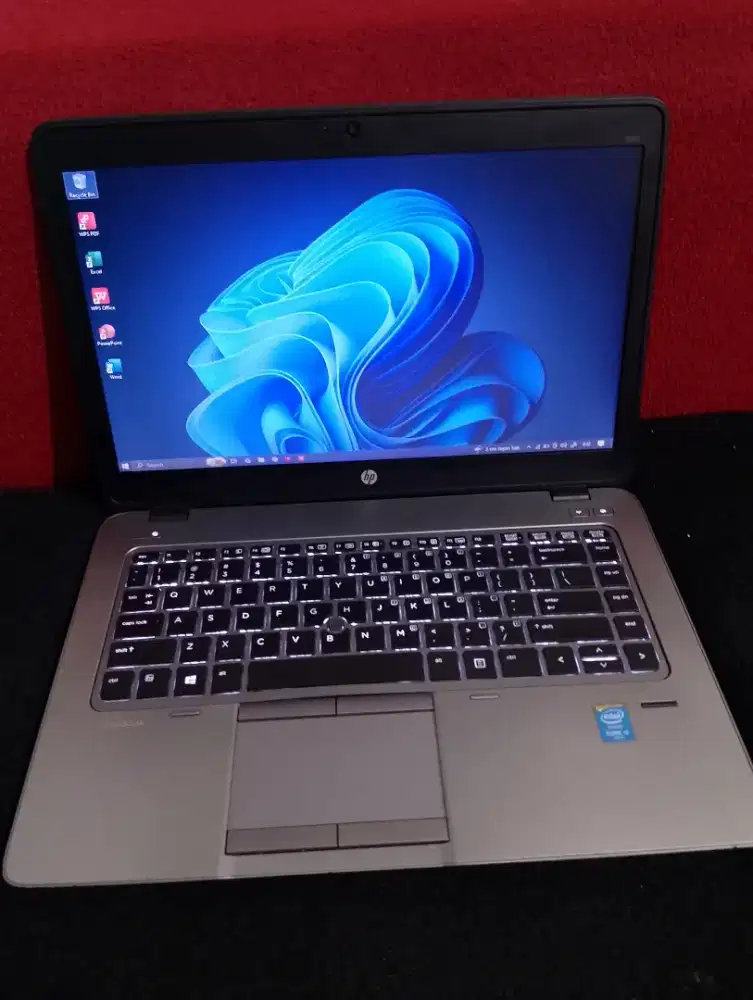 Laptop hp i5 ssd 256 back light