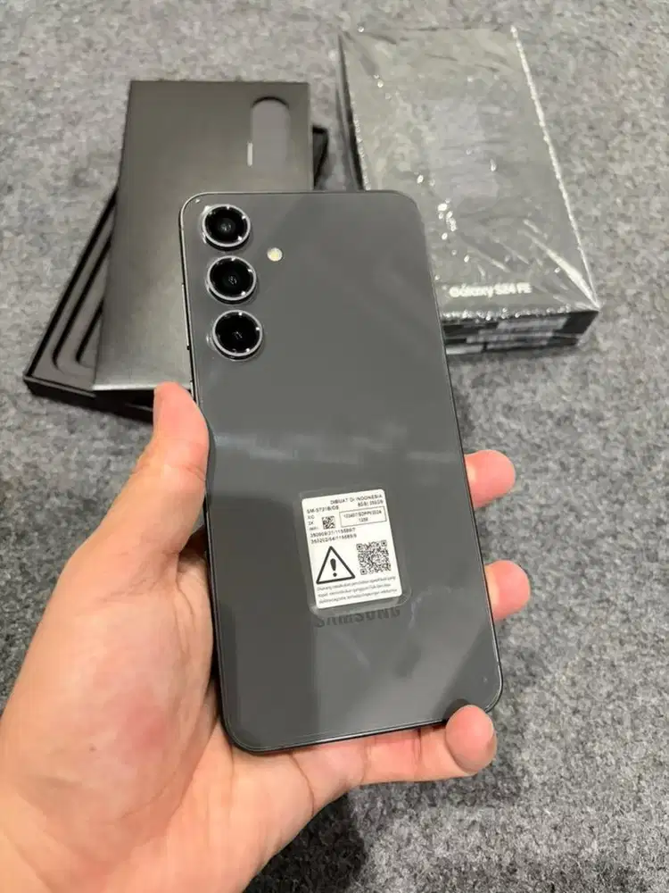 samsung s24fe 8/256gb