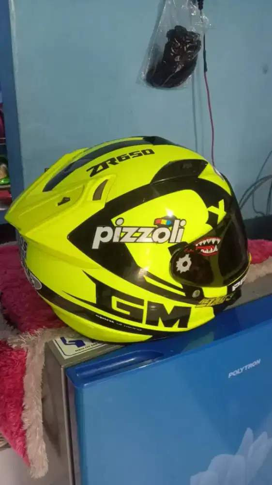 Di jual helm GM pro race UK.M