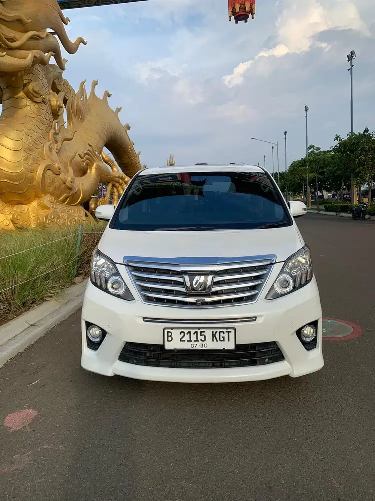 UNIT LANGKA ALPHARD SC 2013 km PEMAKAYAN GW SENDIRI  lagi butuh sana