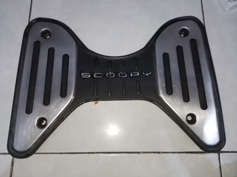 Karpet motor honda beat dan scoopy ada plat besinya kondisi ok, nego