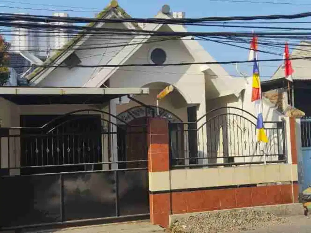 DIJUAL RUMAH SIAP HUNI 1 LANTAI LOKASI STRATEGIS DEKAT MERR ROW JALAN 3 MOBIL DI KALIJUDAN SURABAYA TIMUR