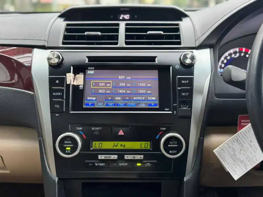 Toyota Camry V 2.5 AT 2013 Hitam
‎