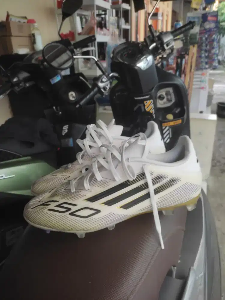 Adidas f50 league size 42