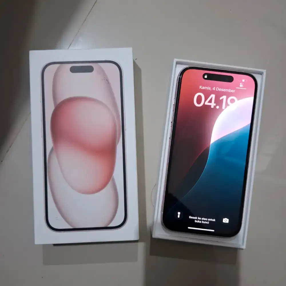 Iphone 15 128 GB ibox warna pink pemakaian 2 minggu