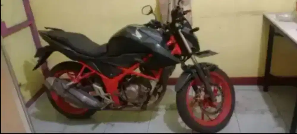 Honda CB 150R streetfire