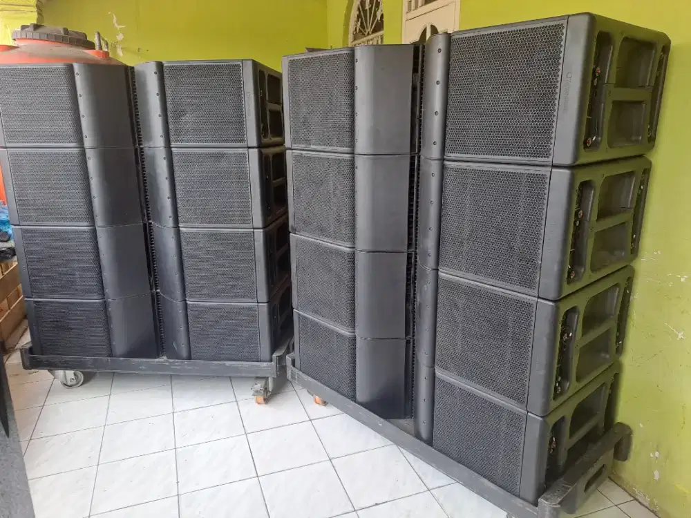 Line aray pasif 4 way turbosound tfs900h ada 8 unit dan subwofer turbo
